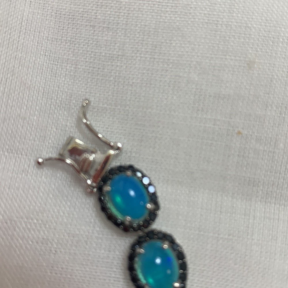 NWT JTV 6.25CTW OVAL BLUE OPAL & 3.20CTW ROUND BLK SPINEL BRACELET - Picture 4 of 6